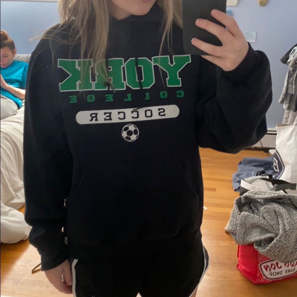 YORK COLLEGE Sweatshirt☘️